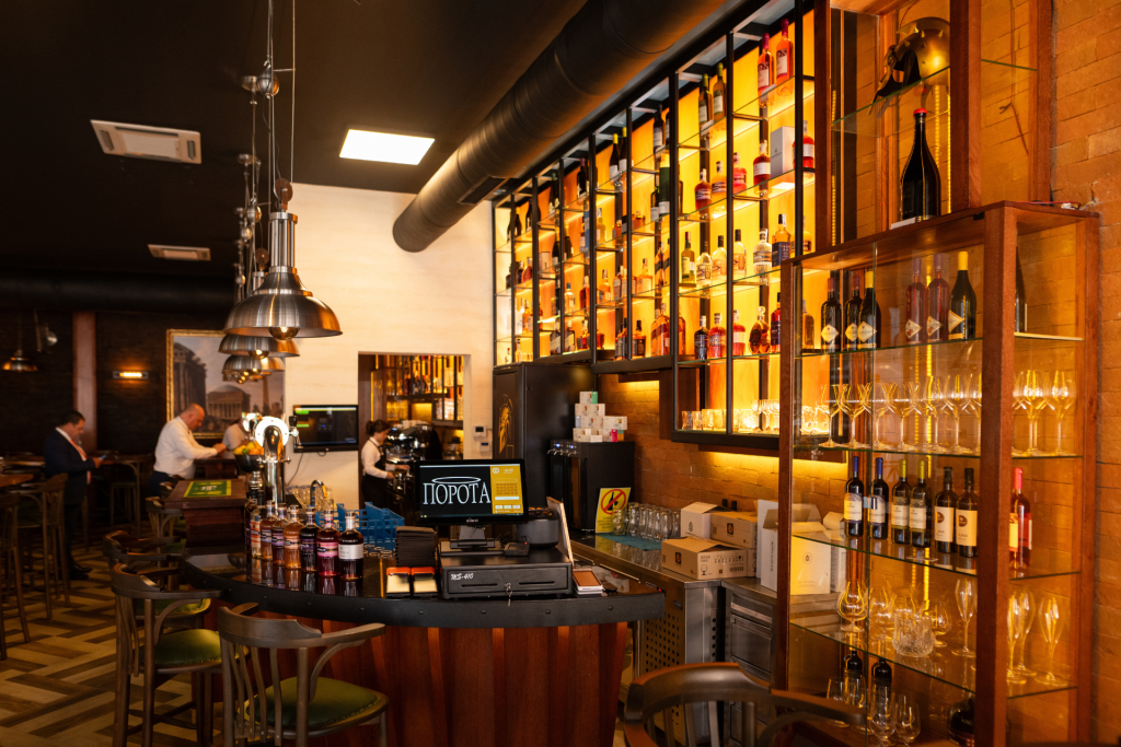 Restorani u Arandjelovcu, enterijer restorana Porota